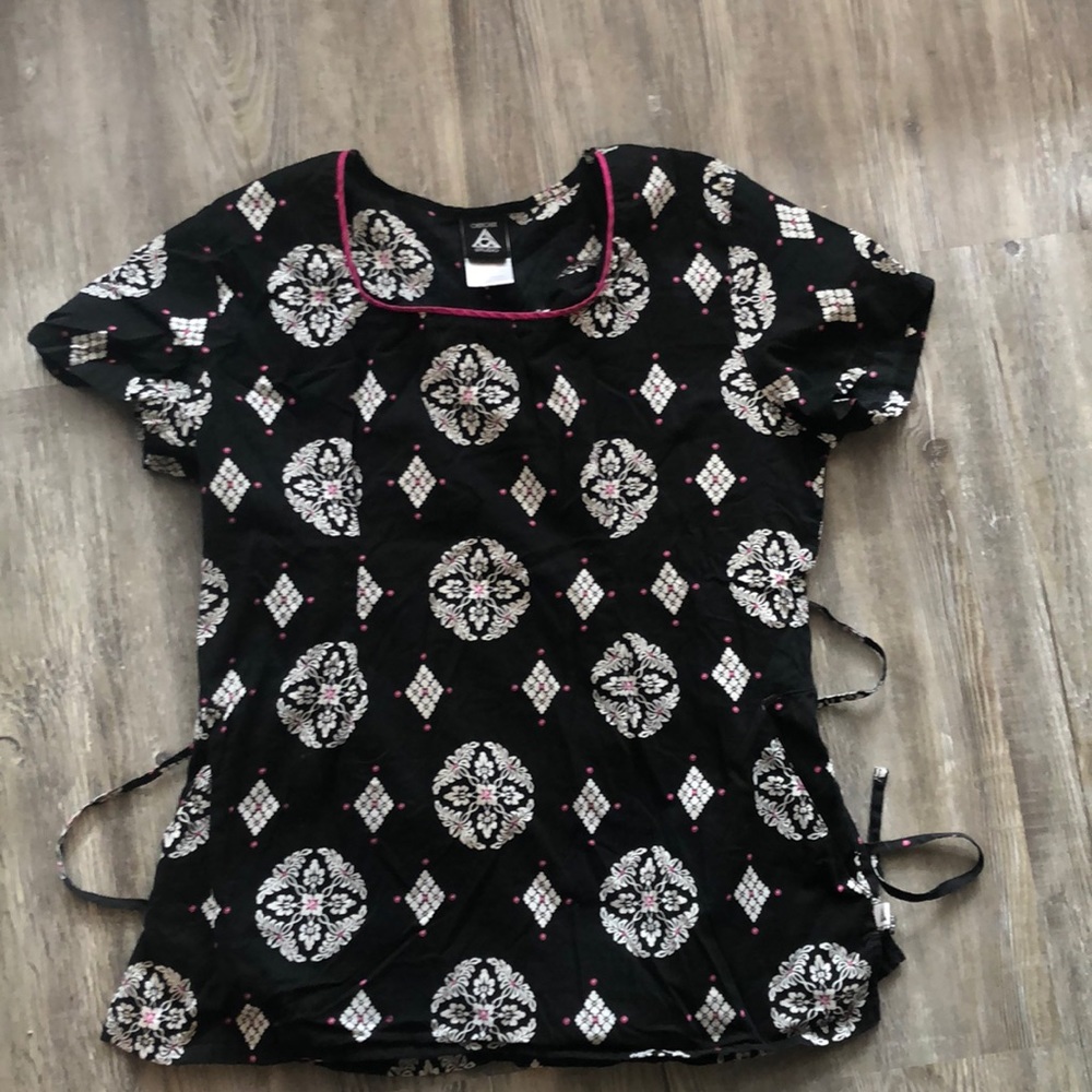 Scrub top
